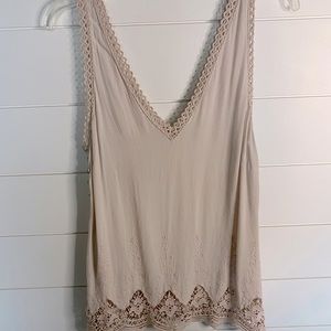 Love Stitch Detailed Tank. M